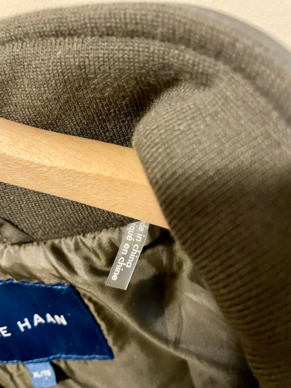 Cole Haan Quilted Green Vest with Stand Collar - Picture 3 of 14